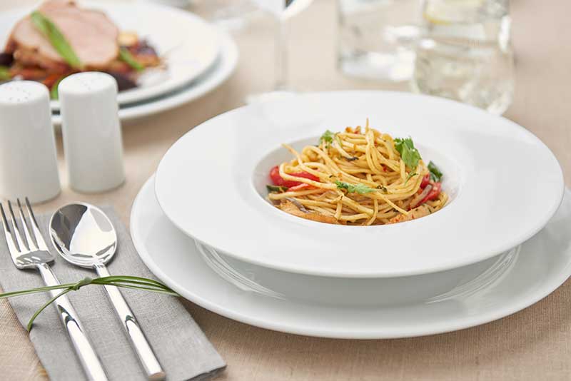 Porcelana i zastawa stołowa